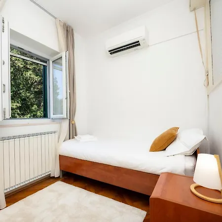 فيلة Mediteran سبليت