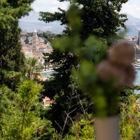 فيلة Mediteran سبليت