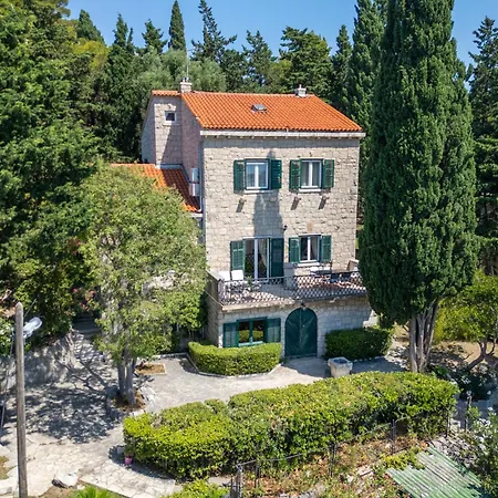 فيلة Mediteran سبليت